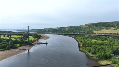 Pont pour véhicules enjambant la rivière Clyde à Glasgow