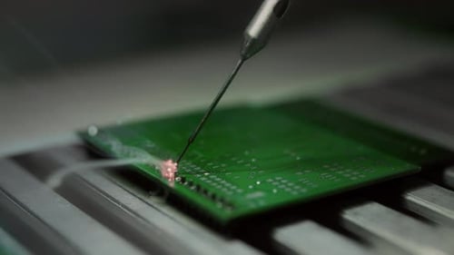 Automatischer Laserlötkolben lötet Elektronisch Elemente für das Motherboard