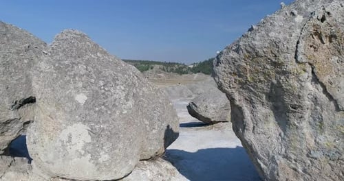 Vue aérienne des formations rocheuses d'El Valle de las Ranas, région de Copper Canyon, Chihuahua.