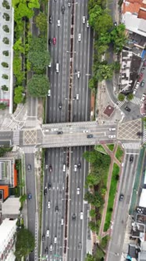 Centro de São Paulo, paisagem urbana de arranha-céus, Brasil.