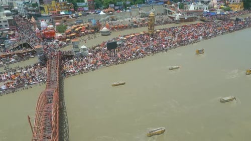 Haridwar-Drohnenvideo 4k HAR KI PAURI, Drohnenansicht von Har ki Pauri Haridwar, Haridwar-Video, Mata Mans