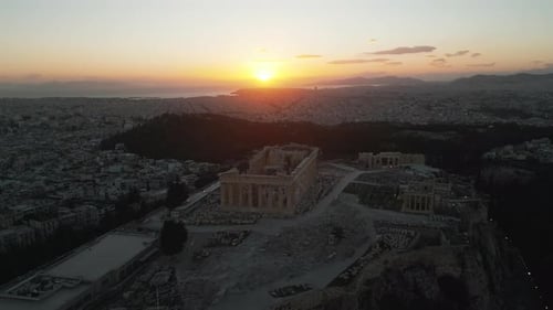 Vidéo aérienne au coucher du soleil sur l'Acropole, Athènes, Grèce