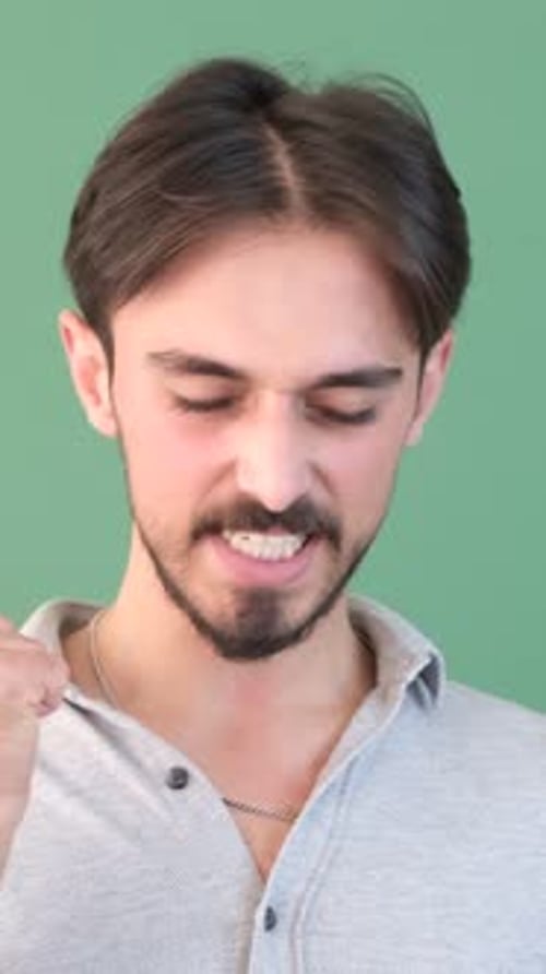 Aufgeregter Gesichtsausdruck