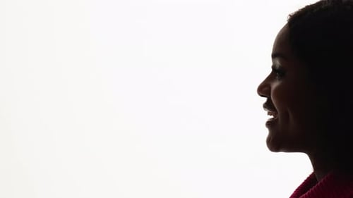 Profil Portrait d'une femme étonnée | Nouvelles intéressantes