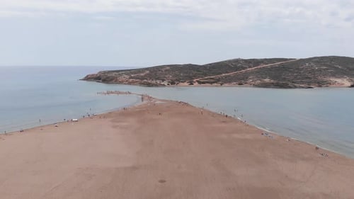 Vue aérienne du magnifique paysage de la plage de Prasonisi Kite sur l'île de Rhodes