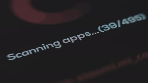 Escaneo de aplicaciones en el dispositivo en busca de spyware