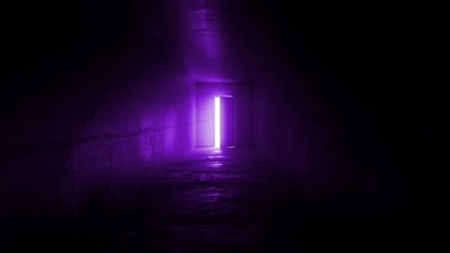 Mystérieuse porte violette s'ouvrant à une lumière vive