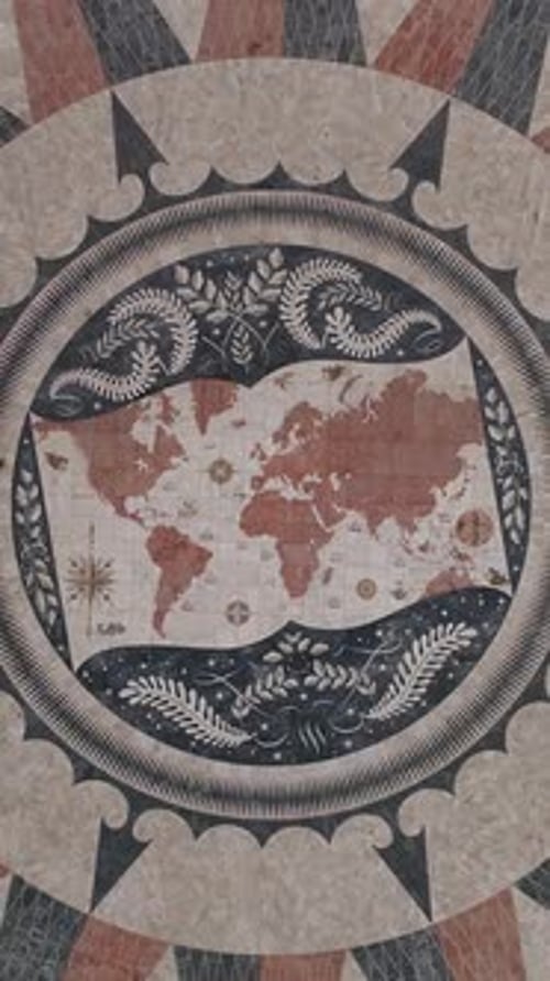 Vídeo vertical da importância cultural e artística do histórico piso de mosaico em Lisboa