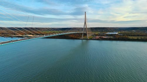 Point de repère : le Pont de Normandie enjambant l'estuaire de la Seine
