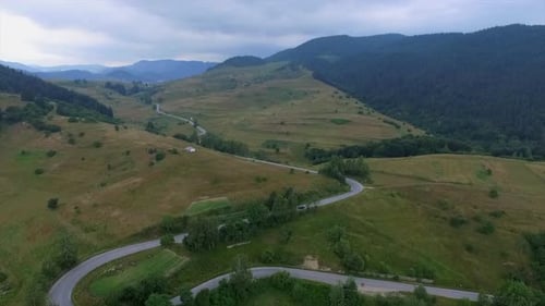 Straße durch den Berg