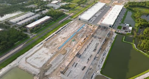 Construction of Distribution Warehouse Development of Commercial Real Estate Market in the USA