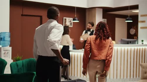 Hotel Manager Visitors Check in Help