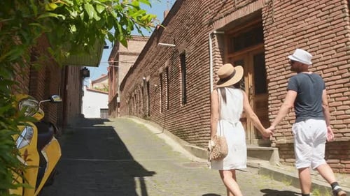 Touristischer Spaziergang in der Altstadt von Tiflis