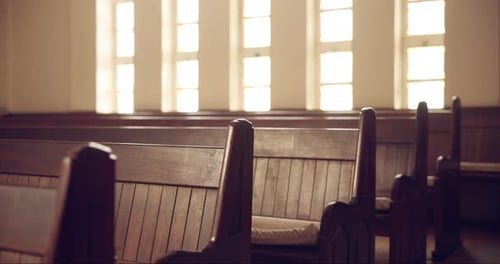 Cadeiras, igrejas e edifícios religiosos para adoração ou louvor a Deus pela religião cristã espiritual