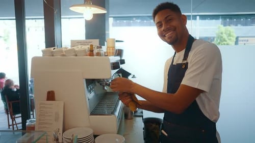 Imagem cinematográfica de funcionários de garçons trabalhando em um café de estilo nórdico.