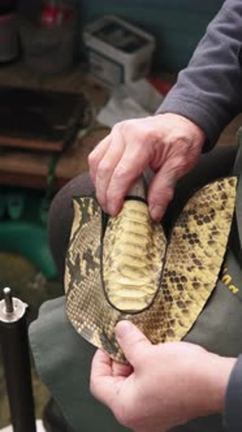 Fabrication verticale de chaussures, usine de chaussures, cuir