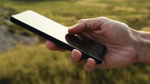Hand Types on Mobile Phone
