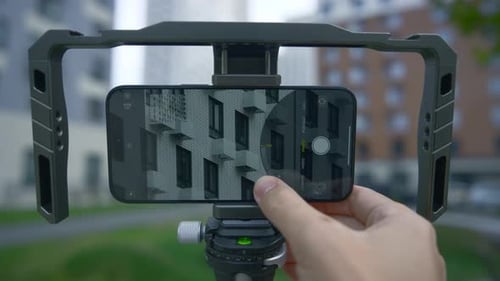 Phone screen with camera zoom effect and shooting quality