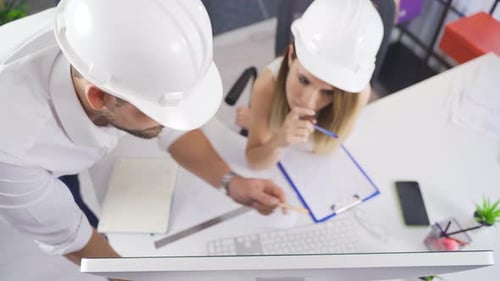 Discussion sur le dessin technique.