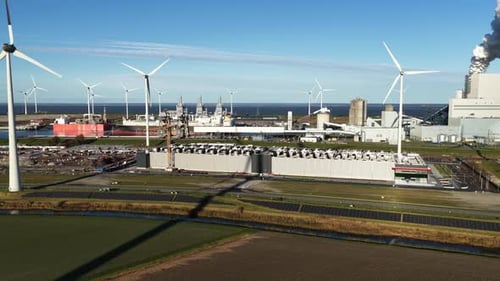 Vídeo aéreo cercano del centro de datos de hiperescala en Eemshaven