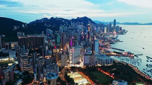 Luftbild der Skyline von Hongkong, Panorama, Zeitraffer bei Nacht