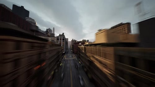 Vue aérienne en hyperlapse au-dessus de la circulation de la grande ville