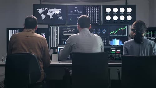 Team von Geschäftsleuten hat einen erfolgreichen Tag an der Börse