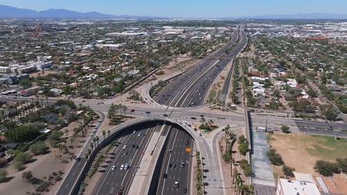 Luftaufnahme der Autobahn- und Kreuzungskreuzungen in Phoenix, USA
