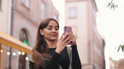 Female Photographer Urban Wanderer Photo Walk