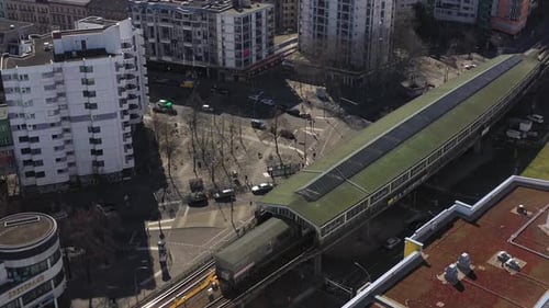 Luftaufnahme des Bahnhofs in Berlin, Deutschland.