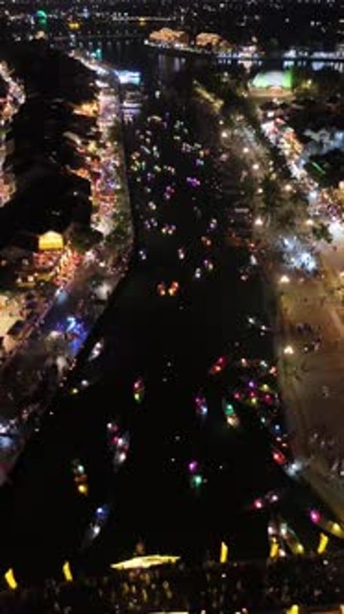 Ancienne ville de Hoi An et rivière Tu Bon la nuit, province de Quang Nam