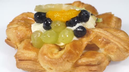 Tarta de hojaldre con frutas