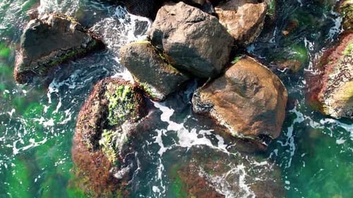 Meereslandschaft Felsige Küste, Erste Person, Blick auf die Steine im Meer, Steine und Felsen, Texturen anzeigen