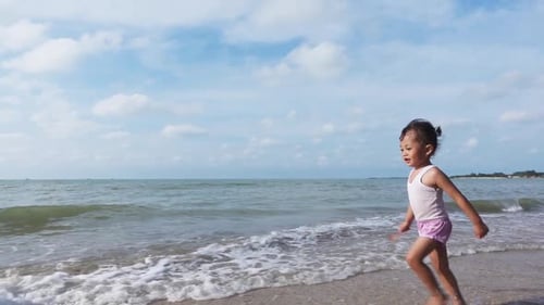 Маленькая девочкап ляж