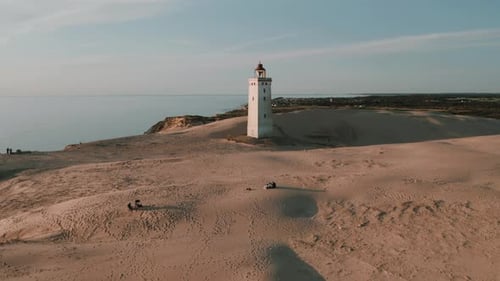 Images prises par Drone sur le phare de Rubjerg Knude sur la côte danoise