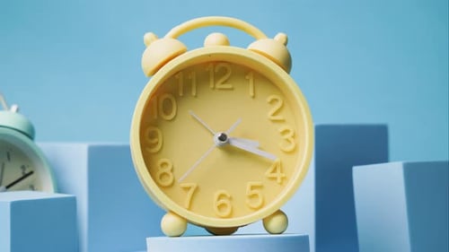 Vintage Yellow Alarm Clock Timelapse Daylight Savings Time Clock Timelapse Spring Time Change