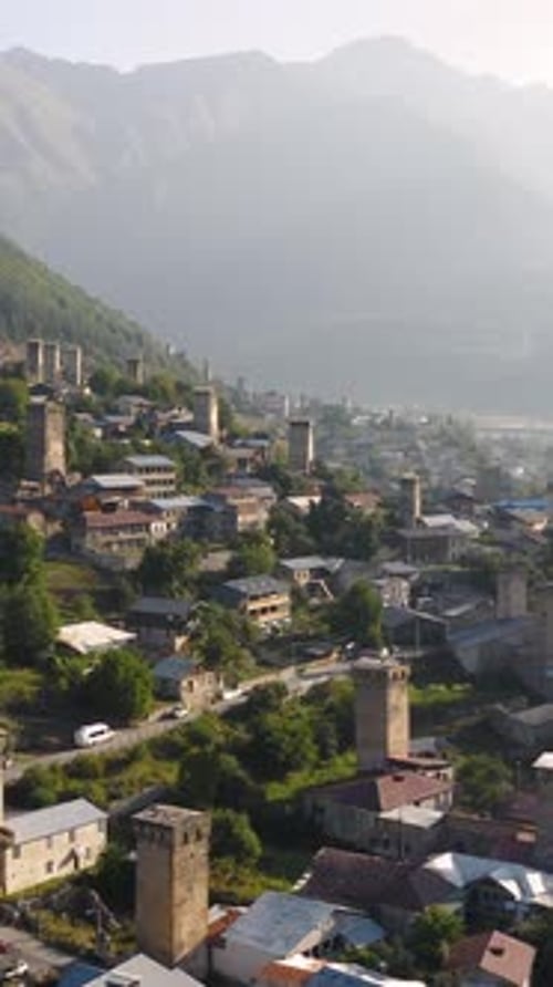 Tours et maisons Svan à Mestia Town, en Géorgie