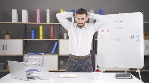 Exercise movements and training in the office.