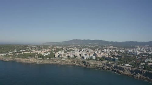 boca do inferno watching over blue ocean