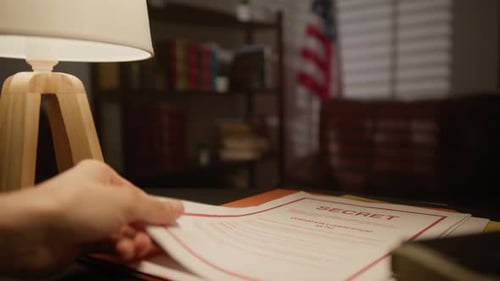 Documents top secrets sur le bureau