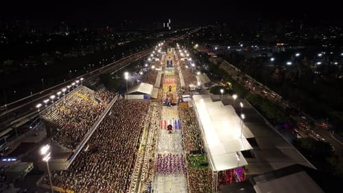 Famoso desfile de carnaval no sambódromo do Anhembi, no centro de São Paulo, Brasil.