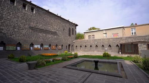 Bâtiment historique dans le vieux centre-ville de Diyarbakir 4K