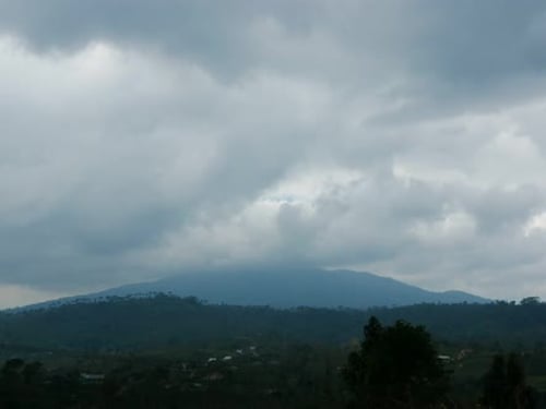 timelapse nuages ciel montagnes