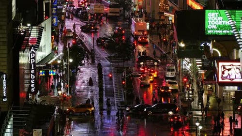 NOVA YORK - 15 DE OUTUBRO DE 2014: Vista superior do tráfego na Broadway