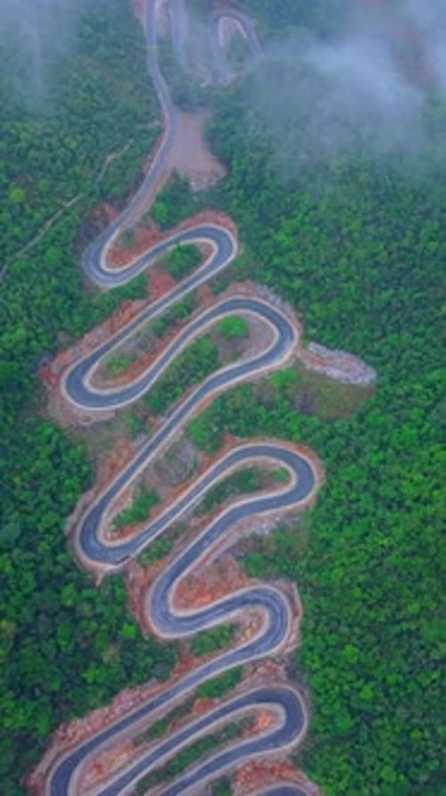 Vista aérea del paso de montaña de Khau Coc Cha en Bao Lac, Cao Bang, Vietnam