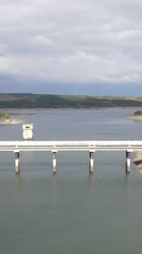 Luftaufnahme des Lake Barrage Dam