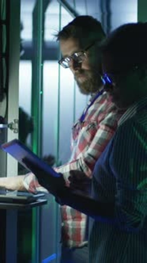 Teamwork in Modern Server Room Using Tablet