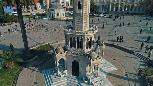 tour de l'horloge historique d'Izmir Konak