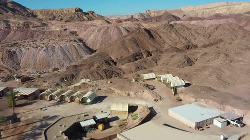 Vidéo aérienne au-dessus du parc national du parc de Timna, près d'Eilat, en Israël