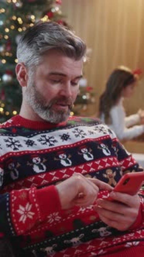 Embrace Cozy Christmas Gatherings Filled with Family Joy and Modern Technology This Year